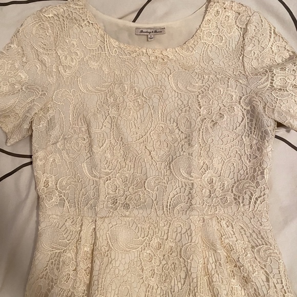 Broadway and Broome lace dress - Picture 2 of 3